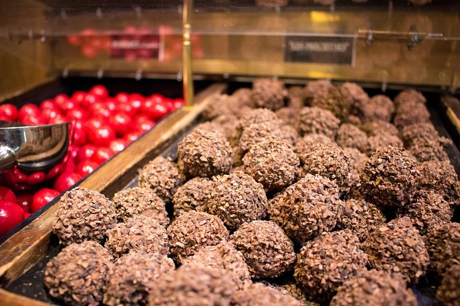 Paris French Sweets Tasting Tour with Pastries and Chocolates - The Tastings: Pastries, Chocolates, and a Variety of Breads