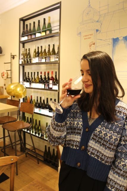 Paris: French Wine and Cheese Guided Tasting - L’Oeno’Vice and Simon: a no-fuss wine bar setting for real learning