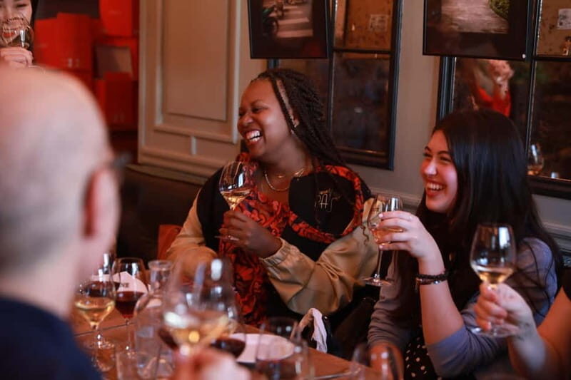 Paris: French Wine Tasting and Pairing in Montmartre - The 1.5-hour plan: photo moment, aperitif, and guided tastings