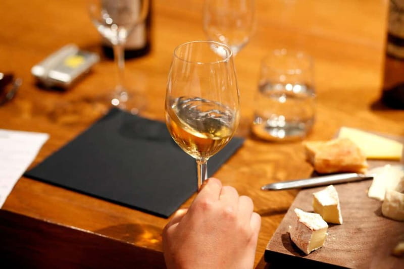 Paris: French Wine Tasting Class with Sommelier - Where You’ll Start: A Short Walk from Le Louvre