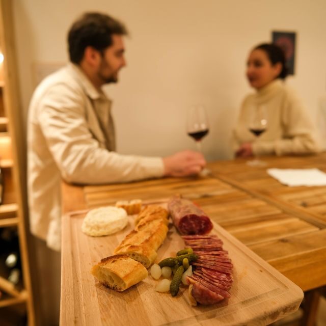 Paris : French wine tasting in Montmartre - Pairing bites: why the food matters