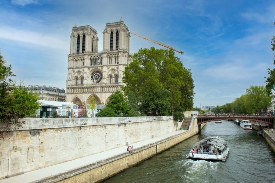 Paris: Full-Day Custom Tour with Local Guide - Place de la Concorde to the Eiffel Tower: classics with breathing room