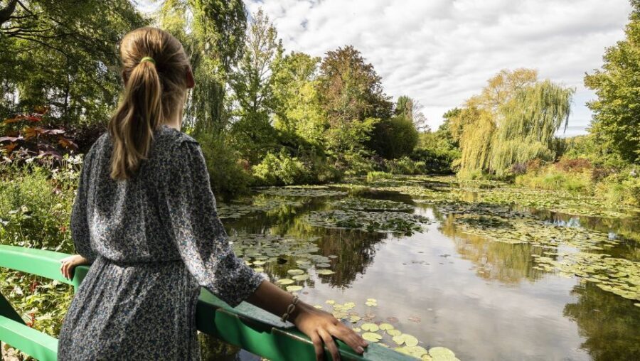 Paris: Giverny & Versailles Small Group or Private Tour - Hall of Mirrors and the State Apartments: How to Follow the Story Fast