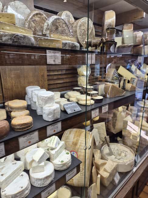 Paris Gourmet: Food Tour in South Montmartre - Stop 1: Grands Crus Chocolate to Set the Tone