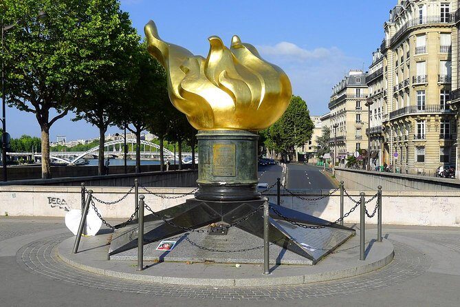 Paris Gourmet French Delicacies Food Tour in Eiffel Tower Area - What You Taste: Cheese, Meat, Bread, Pastries, Plus Drinks