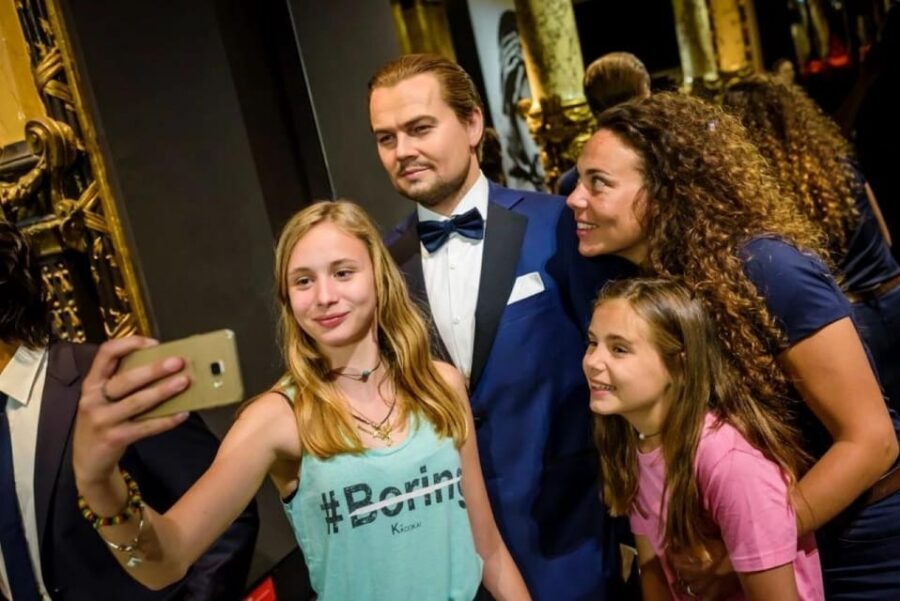 Paris: Grévin Wax Museum Entry Ticket with Audio Guide App - A simple plan for a satisfying visit (without getting tired)