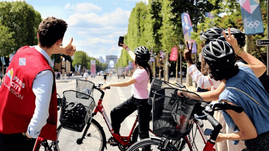 Paris Guided Bike Tour - Palais-Royal to the Louvre: starting with elegance and orientation