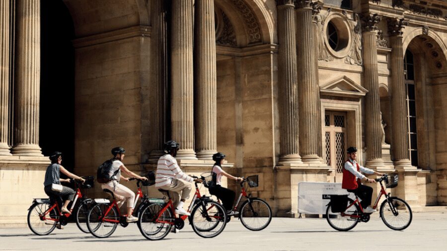Paris Guided Bike Tour - Concorde, Saint-Germain-des-Prés, and Comédie-Française: finishing with style