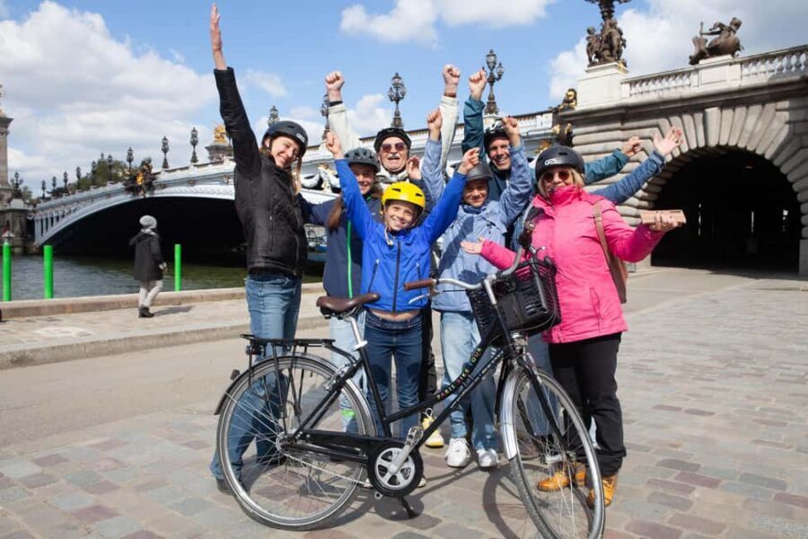 Paris: Guided bike tour - Greatest monuments of the capital - Getting on the bike: Rue Brantôme, helmets, and a fast start