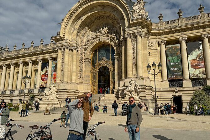 Paris: Guided City Sightseeing Tour by Bike/E-Bike - Les Invalides and Napoleon’s tomb zone: a strong stop without long lines