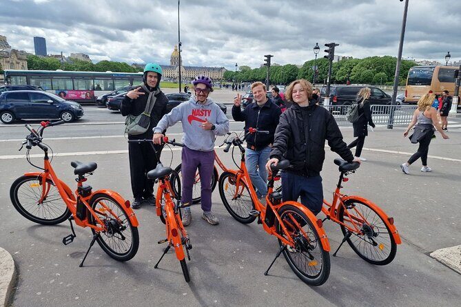 Paris: Guided City Sightseeing Tour by Bike/E-Bike - Eiffel Tower and the Grand/ Petit Palais corridor: icons in quick succession