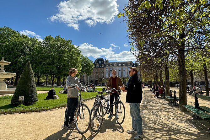 Paris: Guided City Sightseeing Tour by Bike/E-Bike - Orange Fox meet-up: gear up and get comfortable fast