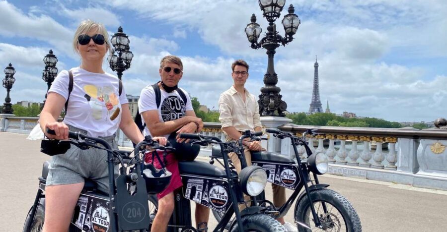 Paris: Guided City Tour by Electric Bike - E-bikes with helmets, gloves, and rain gear: why this tour feels effortless
