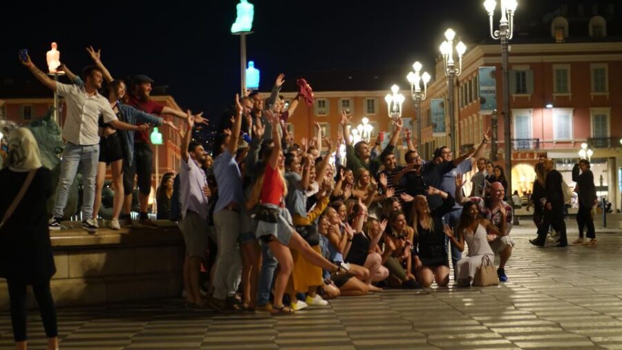 Paris: Guided New Year's Eve Bar Crawl with Drink - Why this Paris New Year’s Eve bar crawl makes sense