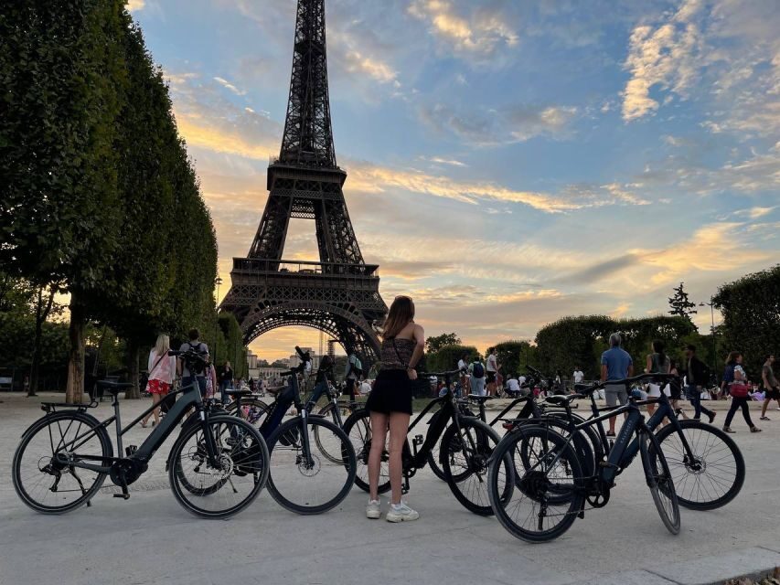 Paris: Guided Private E-bike Sightseeing Tour - Champs-Élysées and Place de la Concorde: the classic axis at bike speed