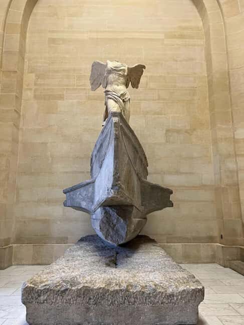 Paris: Guided tour in PORTUGUESE at the Louvre-semi-private - Key things you’ll love on this Portuguese Louvre tour
