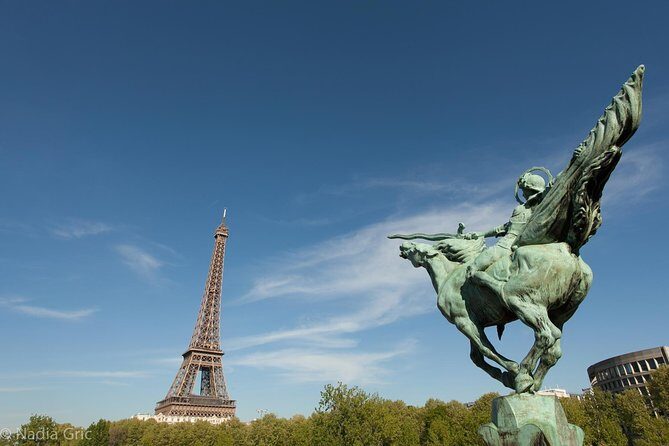 Paris Half Day Private Customized Walking Tour, Transport Options - Stop-by-Stop: What You Get at Each Place
