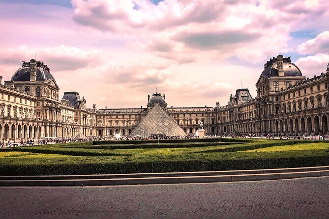 Paris Half Day Tour & Cruise, Private Guide & Louvre Entrance - Photo stops at Concorde, Eiffel Tower views, Pont des Arts, and Notre-Dame