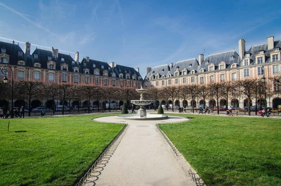 Paris Highlights Full Day Tour - Notre Dame area: exterior walk, not cathedral entry