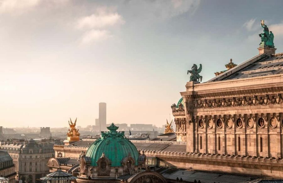 Paris Highlights Full Day Tour - Lunch strategy near Notre Dame: use the guide’s recommendations