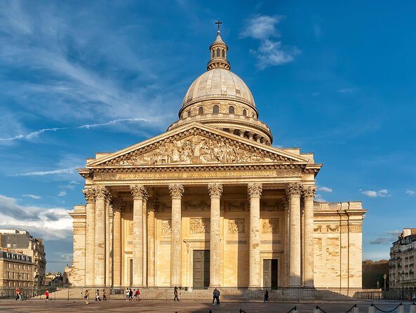 Paris Highlights Immersive Coach Tour - Invalides vault and the World War I Tomb of the Unknown Soldier
