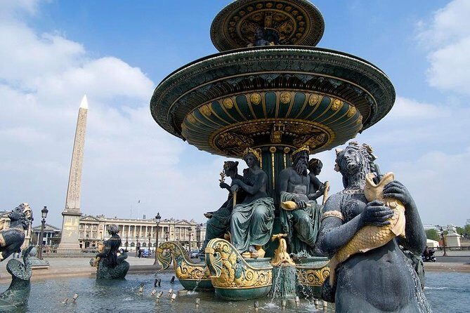 Paris Highlights Immersive Coach Tour - What an air-conditioned coach tour really feels like in Paris traffic