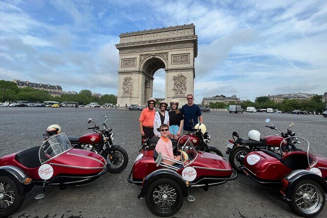 Paris Highlights: Private Sidecar Tour - Helmets, rain gear, gloves, and blankets: the comfort package