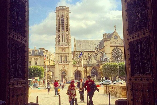 Paris Highlights Tour: The Best of the City Heart in 3 Hours - Where you meet and how the route flows from Hôtel de Ville to Palais Garnier