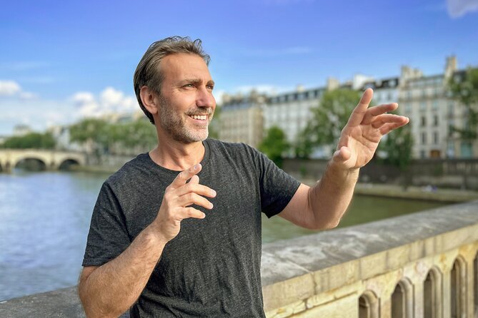 Paris History Walk: Medieval Marais, Notre Dame Islands & Stories - Place Dauphine and Square du Vert-Galant: your calm intermission with the best Seine angles