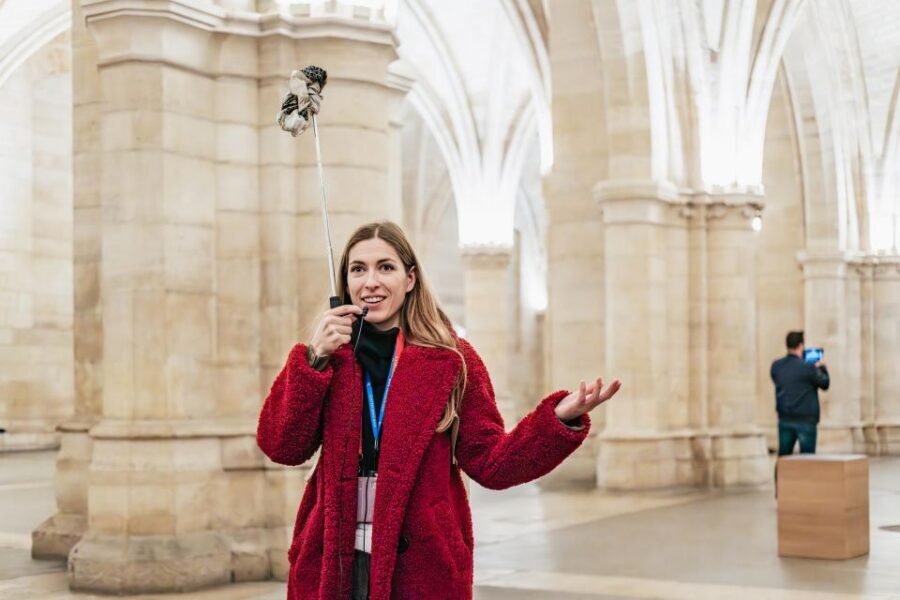 Paris: Ile de la Cité Walking Tour with Sainte-Chapelle - Conciergerie and Marie-Antoinette’s prison cell: the Revolution in a real place