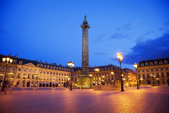 Paris Illuminations Tour with Moulin Rouge Show and Cruise Option - Champagne at your table: good inclusion, but know how service can work