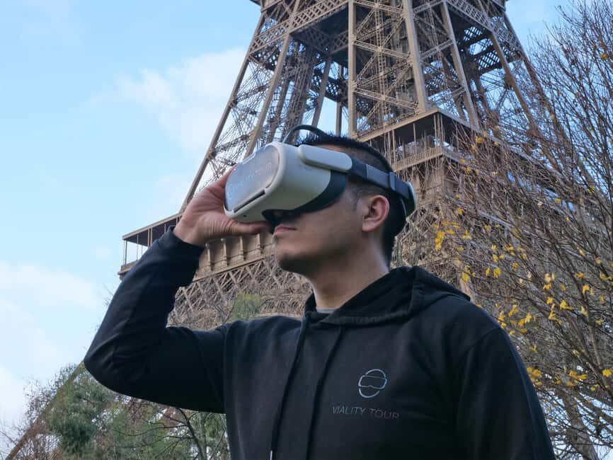 Paris : Immersive Eiffel Tower tour with virtual reality - The 1887 construction segment: seeing the workers’ life, not just the landmark