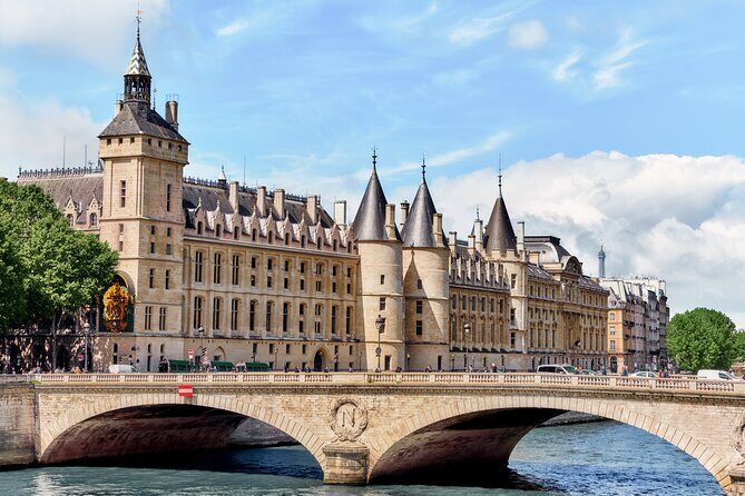 Paris in a Day VIP and Private Tour with Pick-Up and Drop-Off - Who This Tour Is Best For (and Who Should Rethink It)
