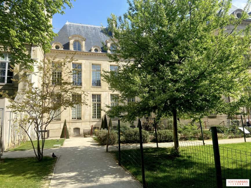Paris: Jewish Marais District Walking Tour - Why Le Marais is the right stage for this story