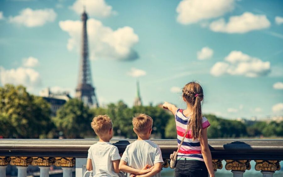 Paris Kids tour - How 3 hours feels for families (and why the pace matters)