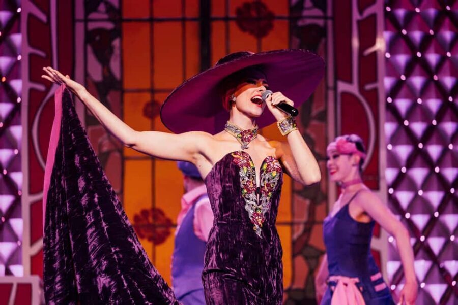 Paris: La Nouvelle Eve Cabaret Dinner Show - The Show: Edith Piaf, Clapping, and a Can-Can Finish