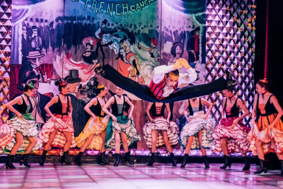 Paris: La Nouvelle Eve Cabaret Show with Champagne - The Champagne start: what’s included and how to plan drinks