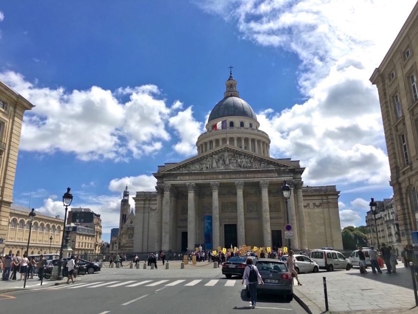 Paris: Latin Quarter Guided Walking Tour in German - Arènes de Lutèce: Roman Paris remains, close enough to feel real