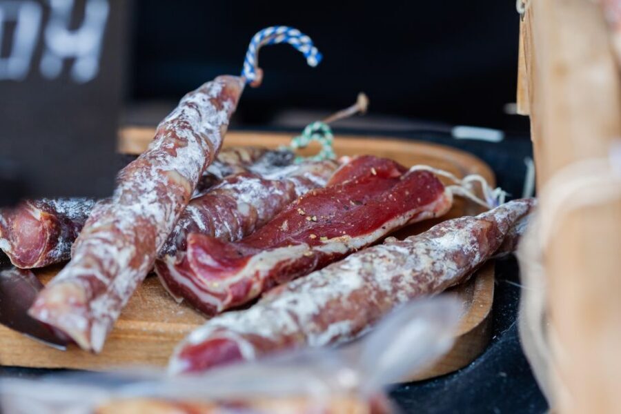 Paris: Latin Quarter Traditional Food Tour with Full Meal - Rue Mouffetard: your first taste of classic Paris food culture