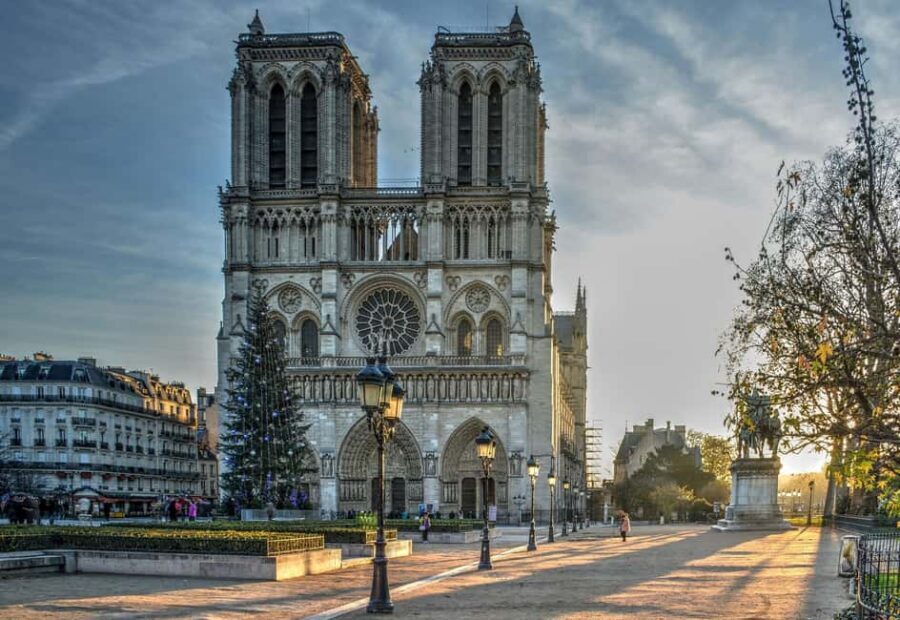Paris: Latin Quarter Walking Tour with Local Guide - Shakespeare and Company: A Bookstore Stop That Feels Like Paris