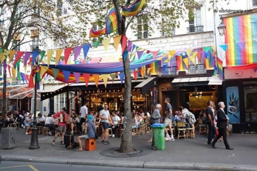 Paris: Le Marais District Guided Walking Tour - Why Le Marais feels like medieval Paris today