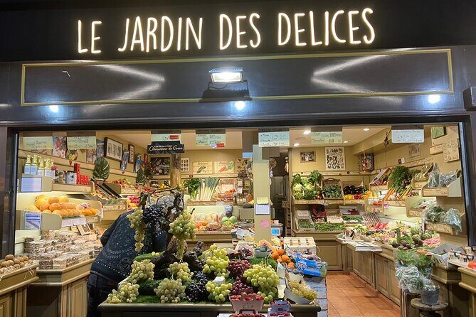 Paris Le Marais District Guided Walking Tour with Tastings - Ladurée Bretagne: the famous macaron counter, without the heavy extra spend