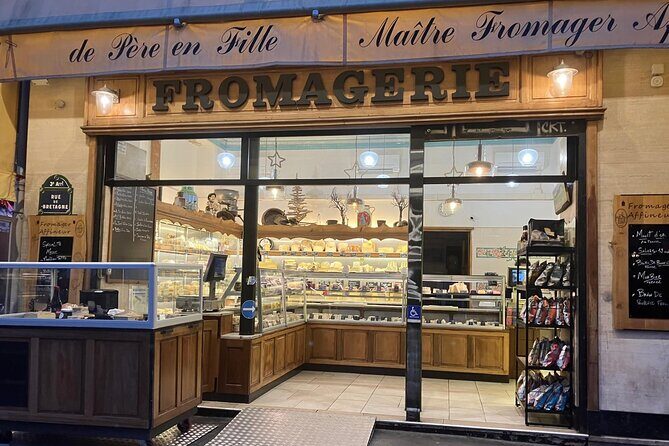 Paris Le Marais District Guided Walking Tour with Tastings - What the tour feels like hour by hour (and how to pace yourself)