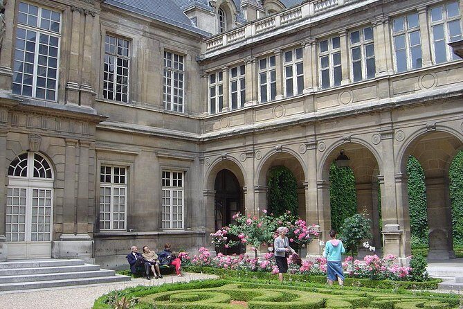 Paris Le Marais Historical Walking Tour with Wine and Cheese Tasting - A small-group Marais walk with food at the end