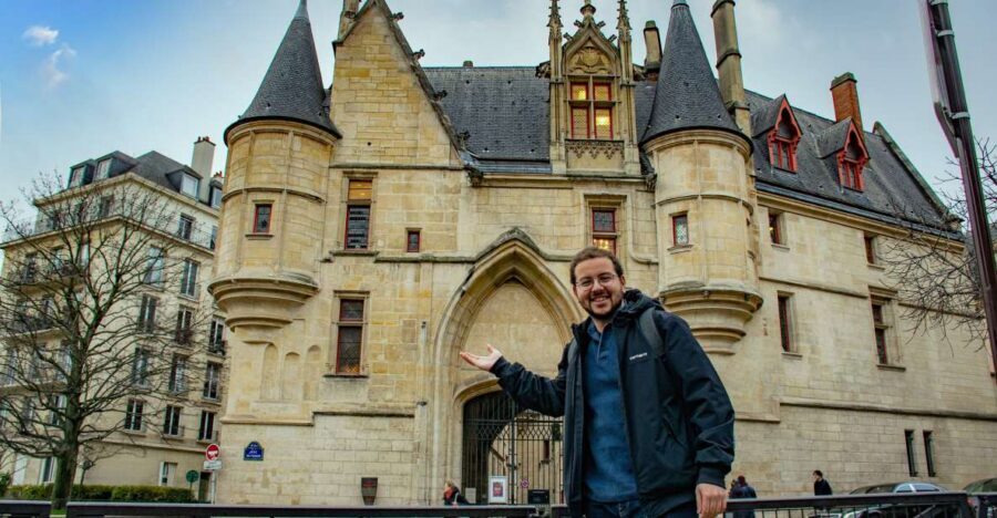 Paris Le Marais Walking Tour: Small Group Experience - Meeting in Le Marais: your two start points and a smart plan for shoes