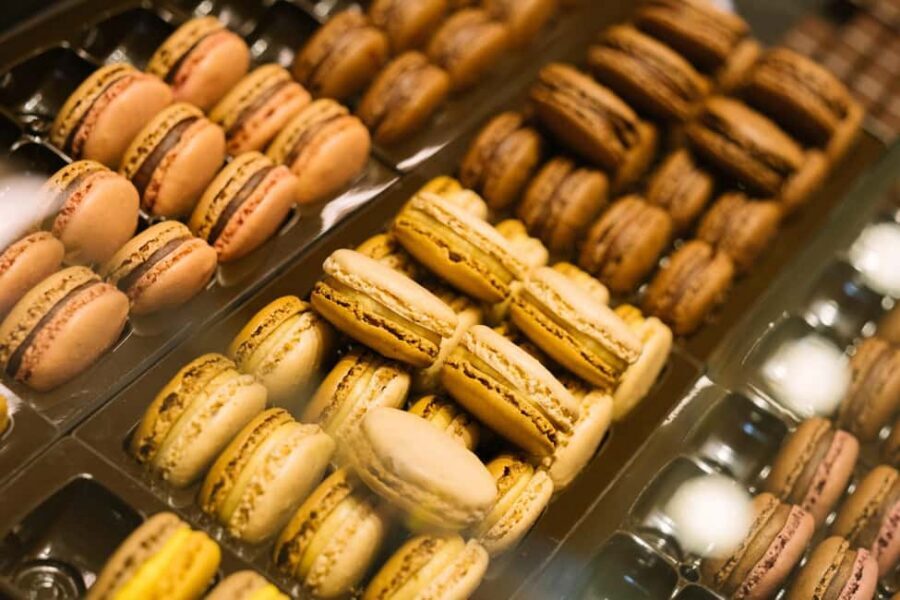Paris: Left Bank Food & Wine Tour in the Latin Quarter - Rue Mouffetard bread and chouquettes: how to taste like a local