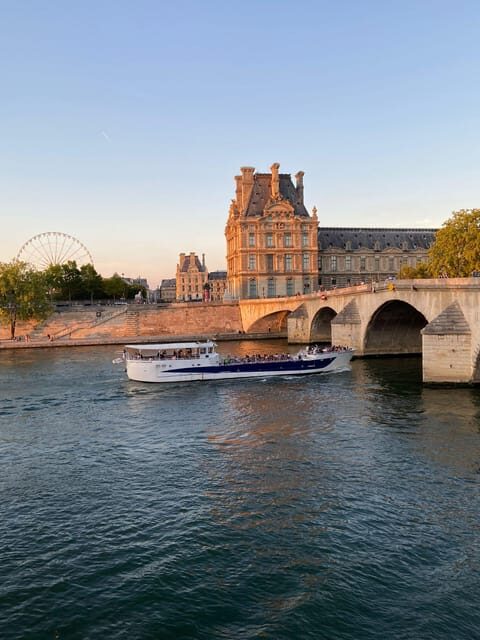 Paris: Live Guided Cruise with Crepe and Soft Drink - The one-hour route: Eiffel Tower to Notre-Dame and back