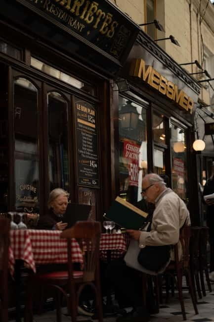Paris: Local Secrets and Passageways Walking Tour - What to Expect Day-of: Comfort, Timing, and Photo Rhythm