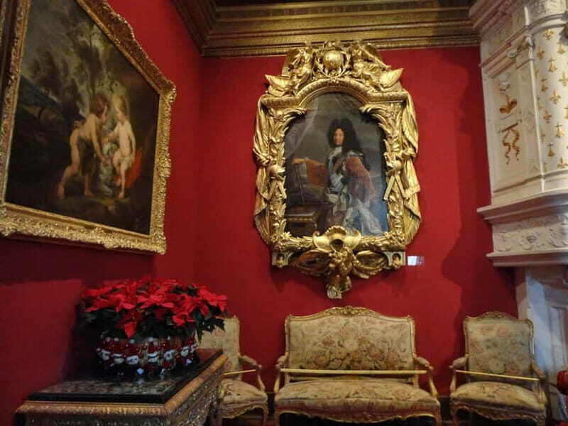 Paris: Loire Valley Castles Tour with Wine Tasting - Lunch in the Middle: French Dishes, Real Break Time