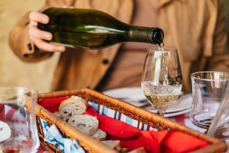 Paris: Loire Valley Chambord Castle, Wine Tasting & Lunch - Two wineries, two tastings: how to make the most of each stop
